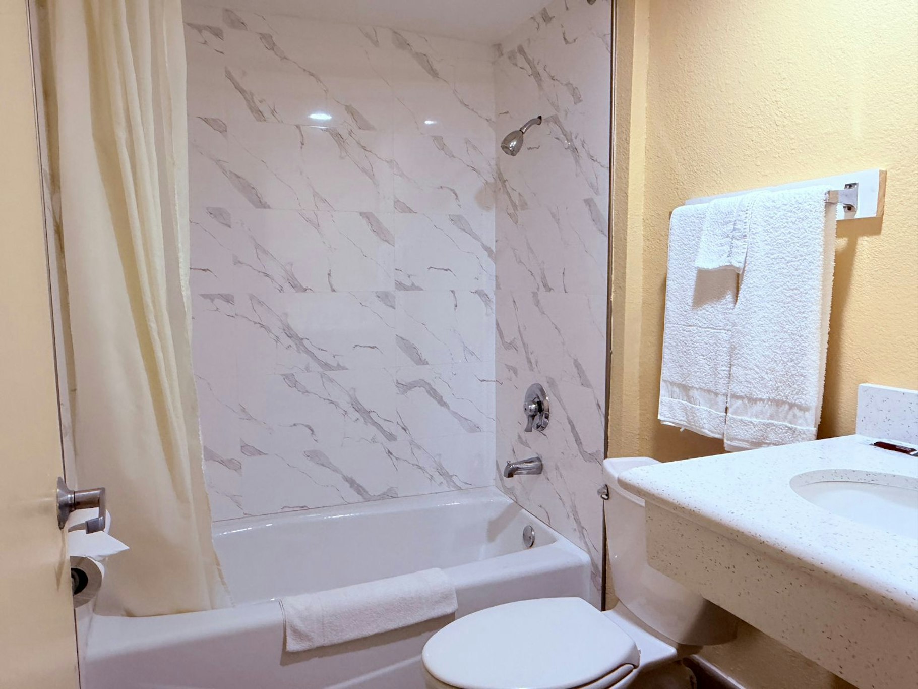 Aloha Inn McAllen Airport near Medical center Tx 39/40