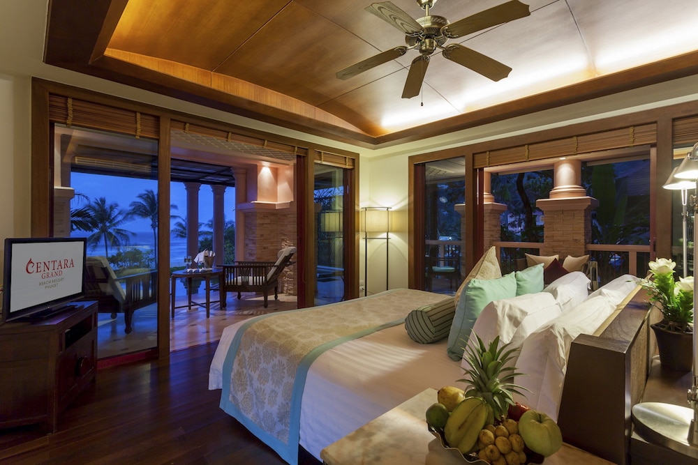 Centara Grand Beach Resort Phuket 60/85