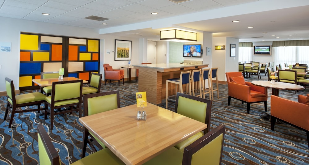 Spark by Hilton Germantown Washington DC North 9/25