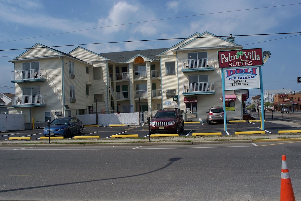 Hotel Charlee Villas By The Beach 1/62