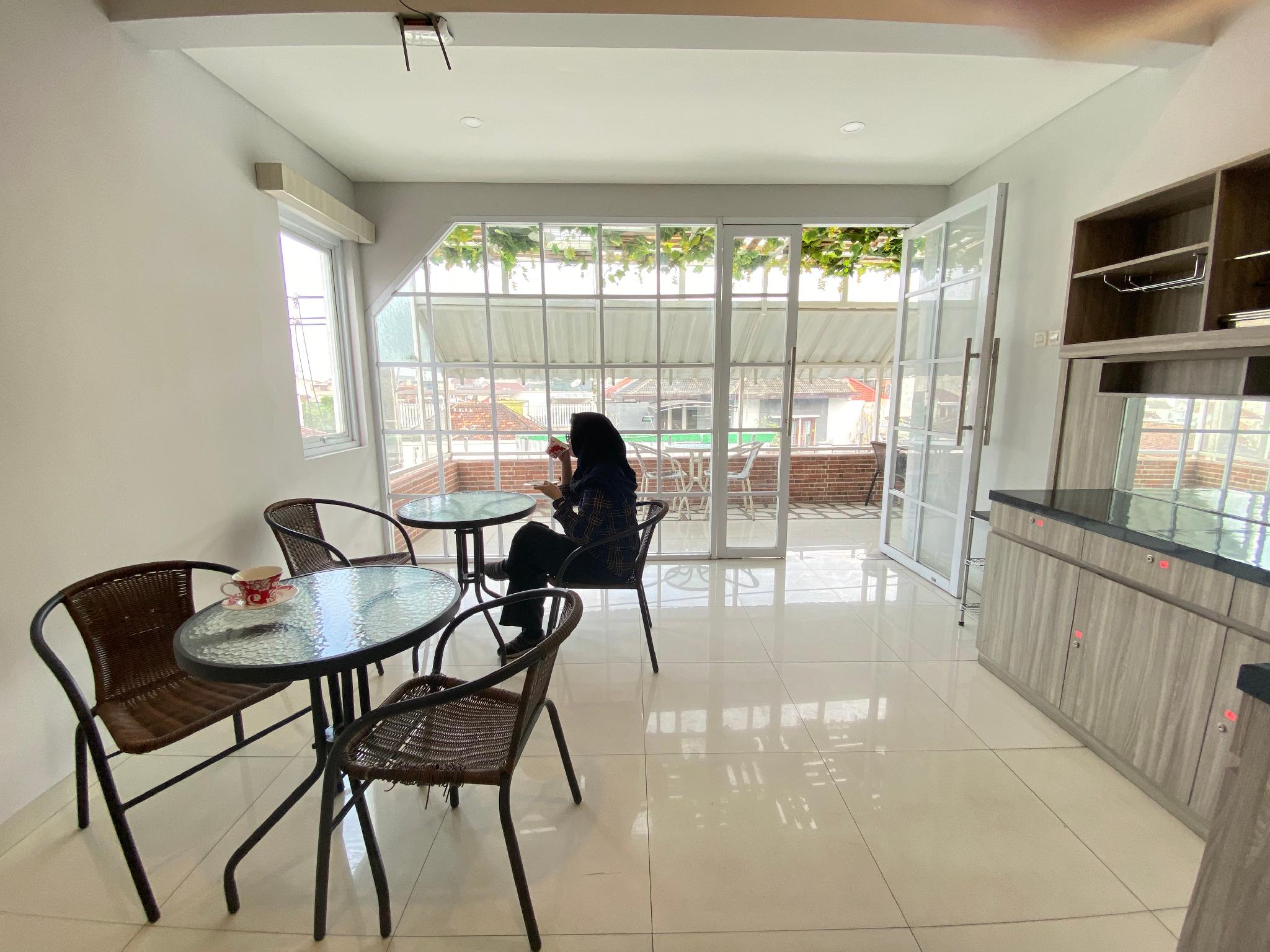 Oyo 272 M Suite Homestay 13/19