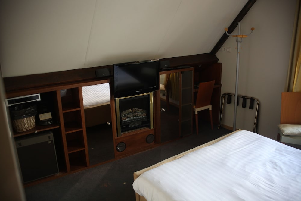 Hotel Salvators 26/73