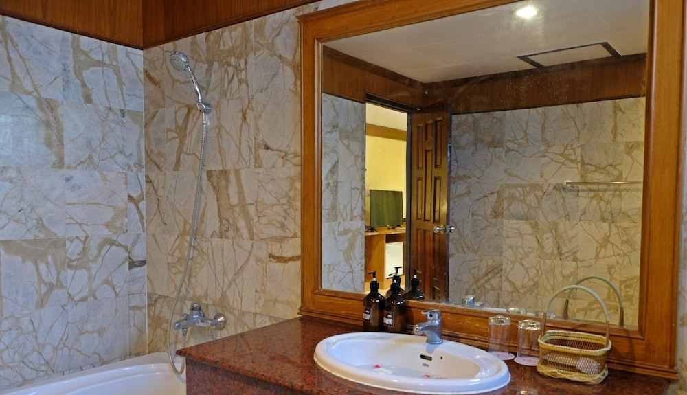 ANDAMAN LANTA RESORT 49/50