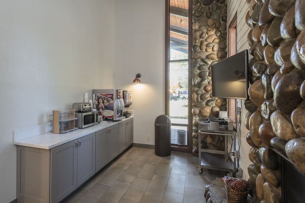 The Inn at Truckee 24/41