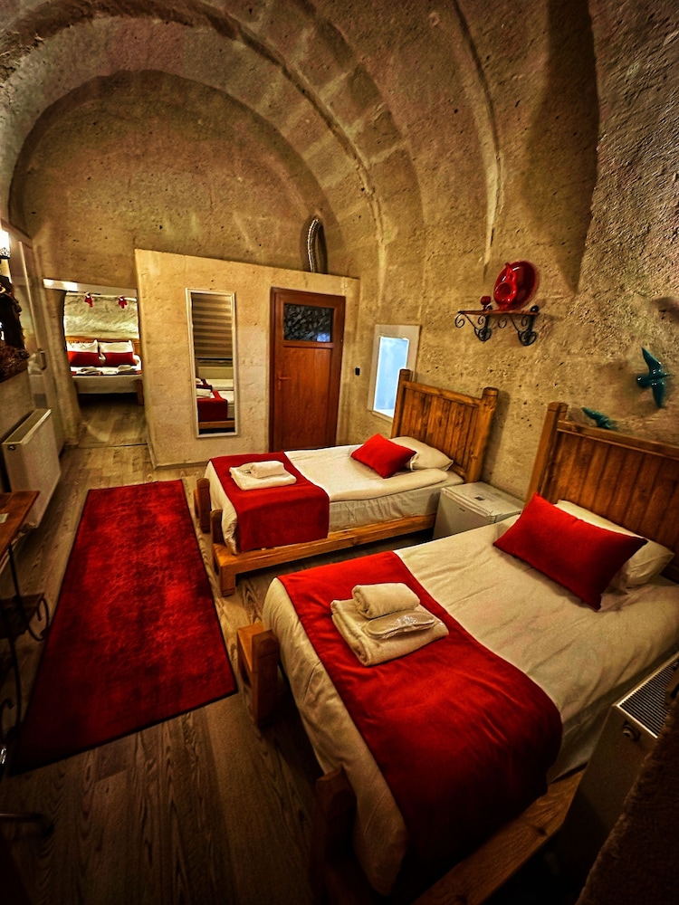 Sakli Cave House 81/100