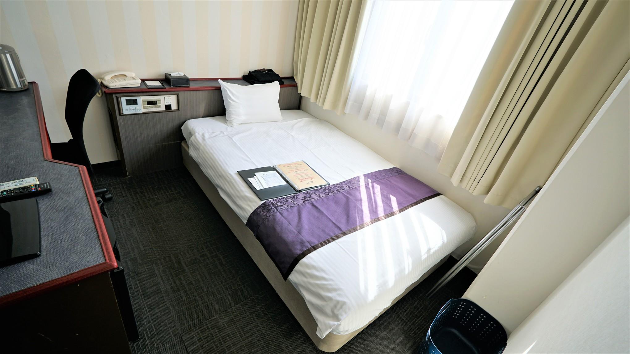 SEMI ROOM, SEMI DOUBLE BED