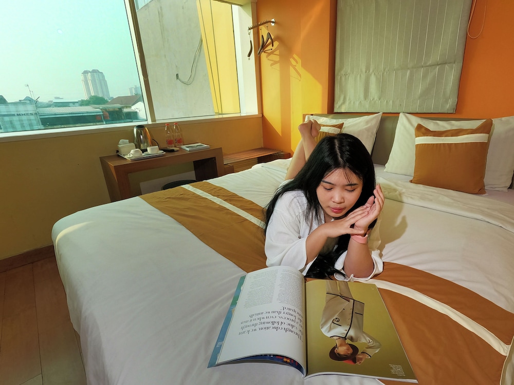 World Hotel Jakarta - Bandengan 28/50