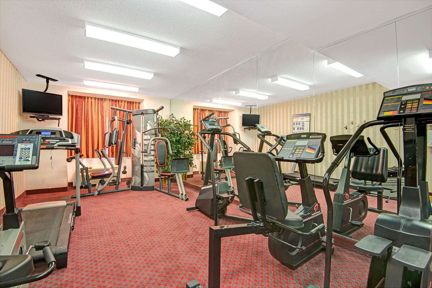 Microtel Inn And Suites Raleigh 34/60