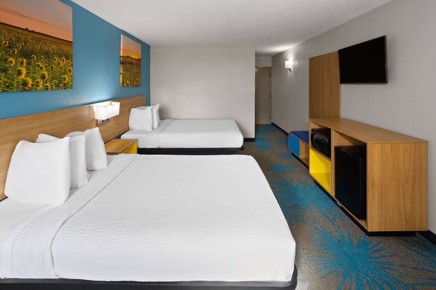 Days Inn & Suites By Wyndham Northwest Indianapolis 10/40