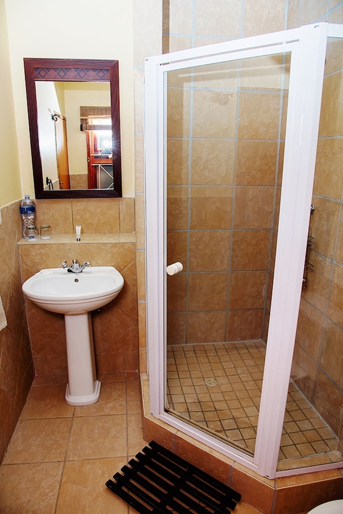 PREMIER RESORT MPONGO PRIVATE GAME RESERVE 48/50