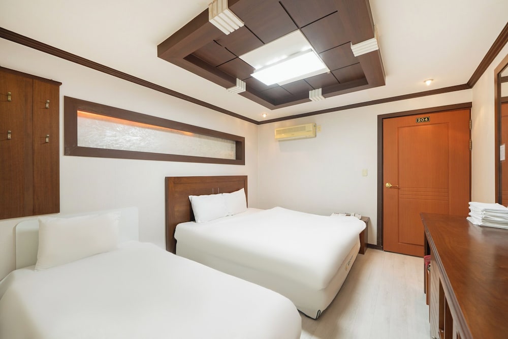 Gaeul Hotel 12/44
