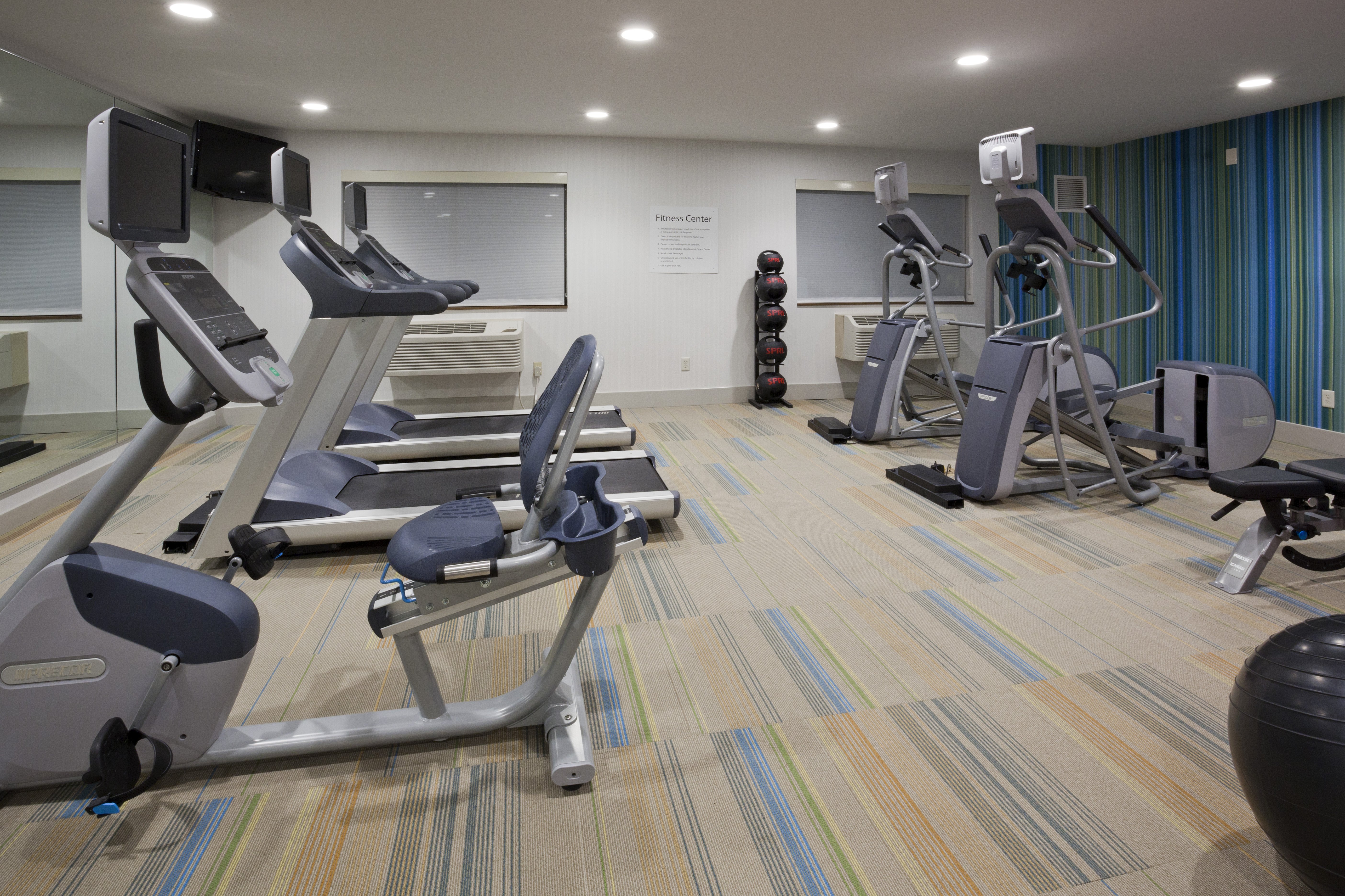 Holiday Inn Express Hotel Suites Minneapolis 15/22