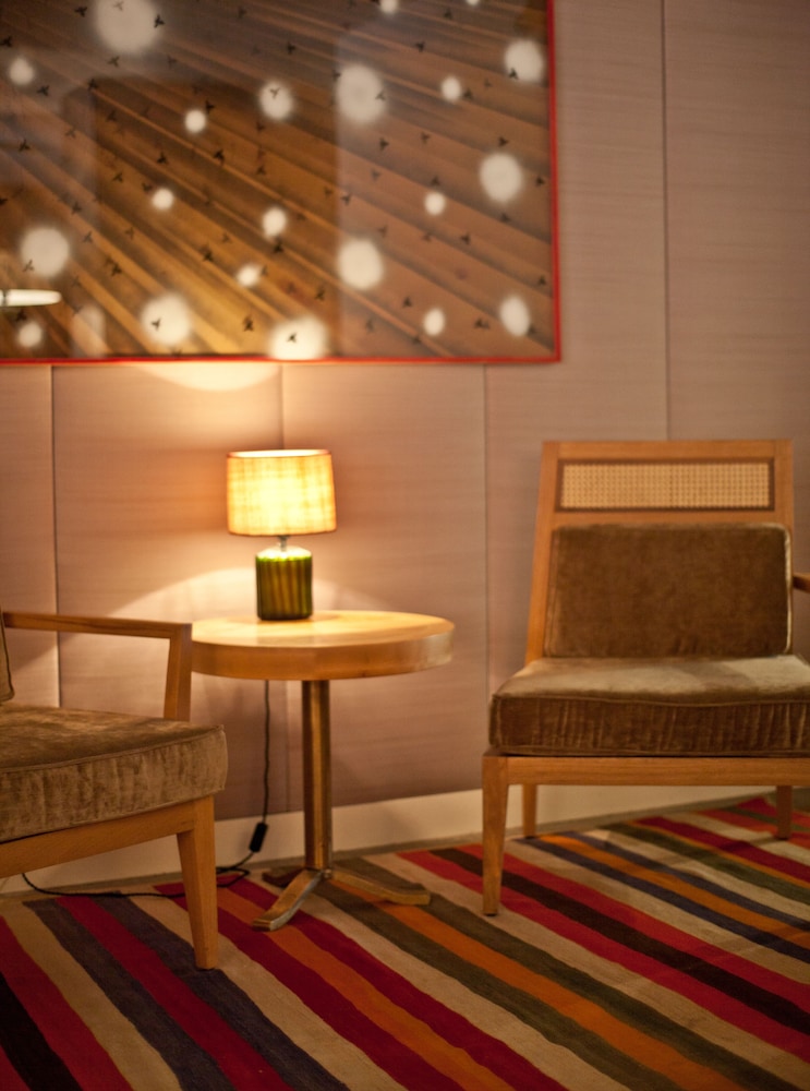 Louis Hotel 43/60