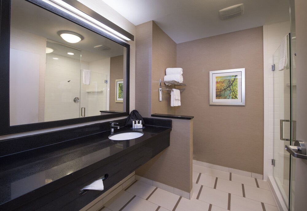 Fairfield Inn Suites Houston Pasadena 7/32
