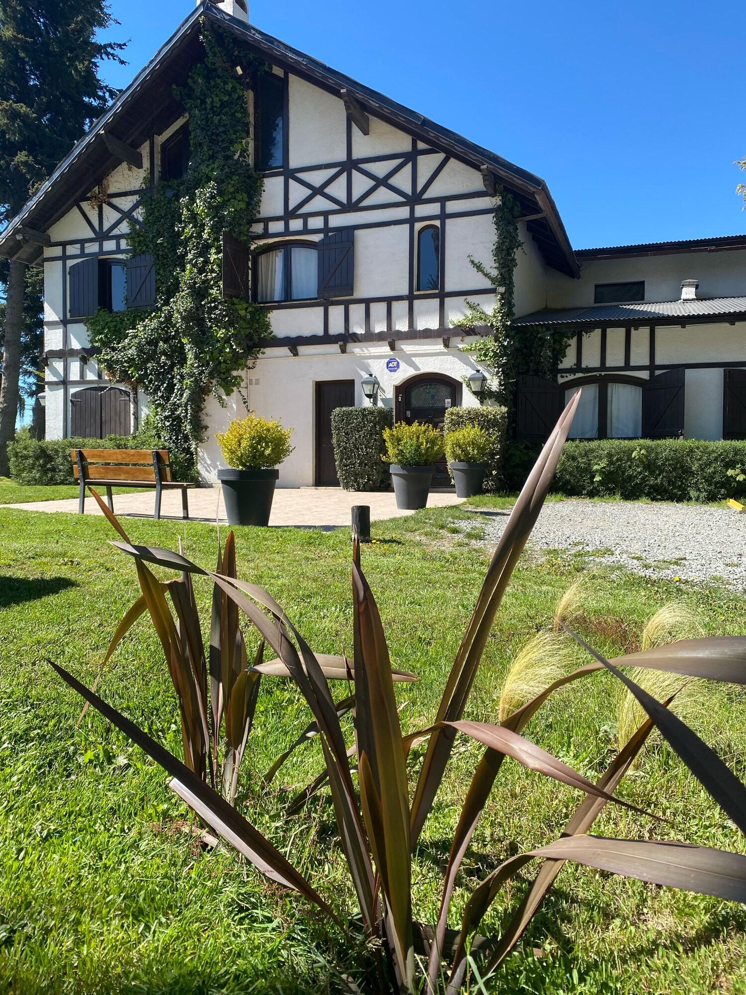 Hosteria del Prado . 25/28