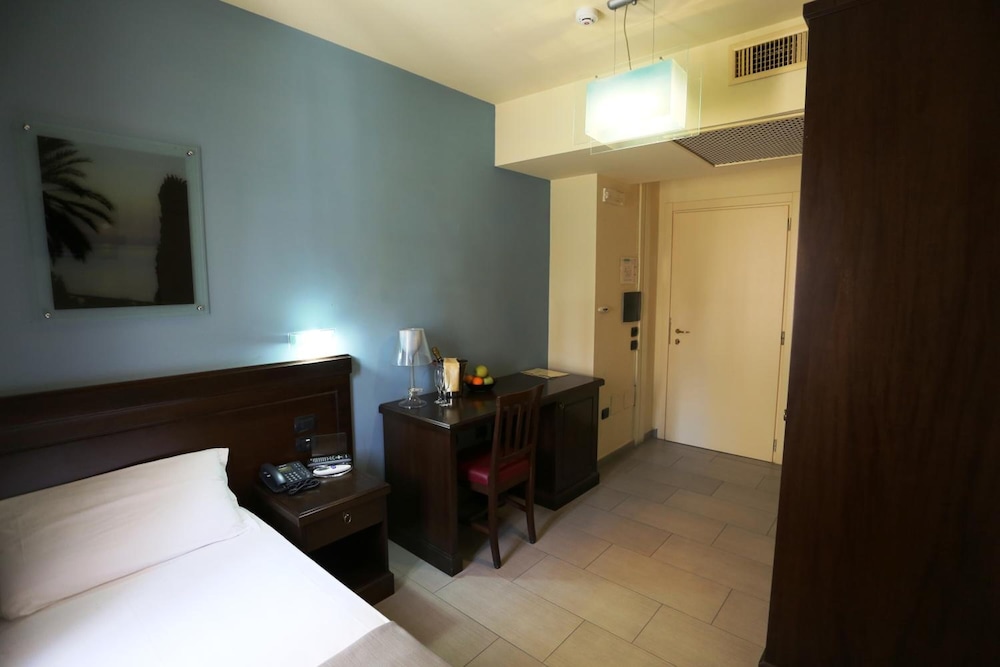 Albanuova Hotel Reggio Calabria 18/43