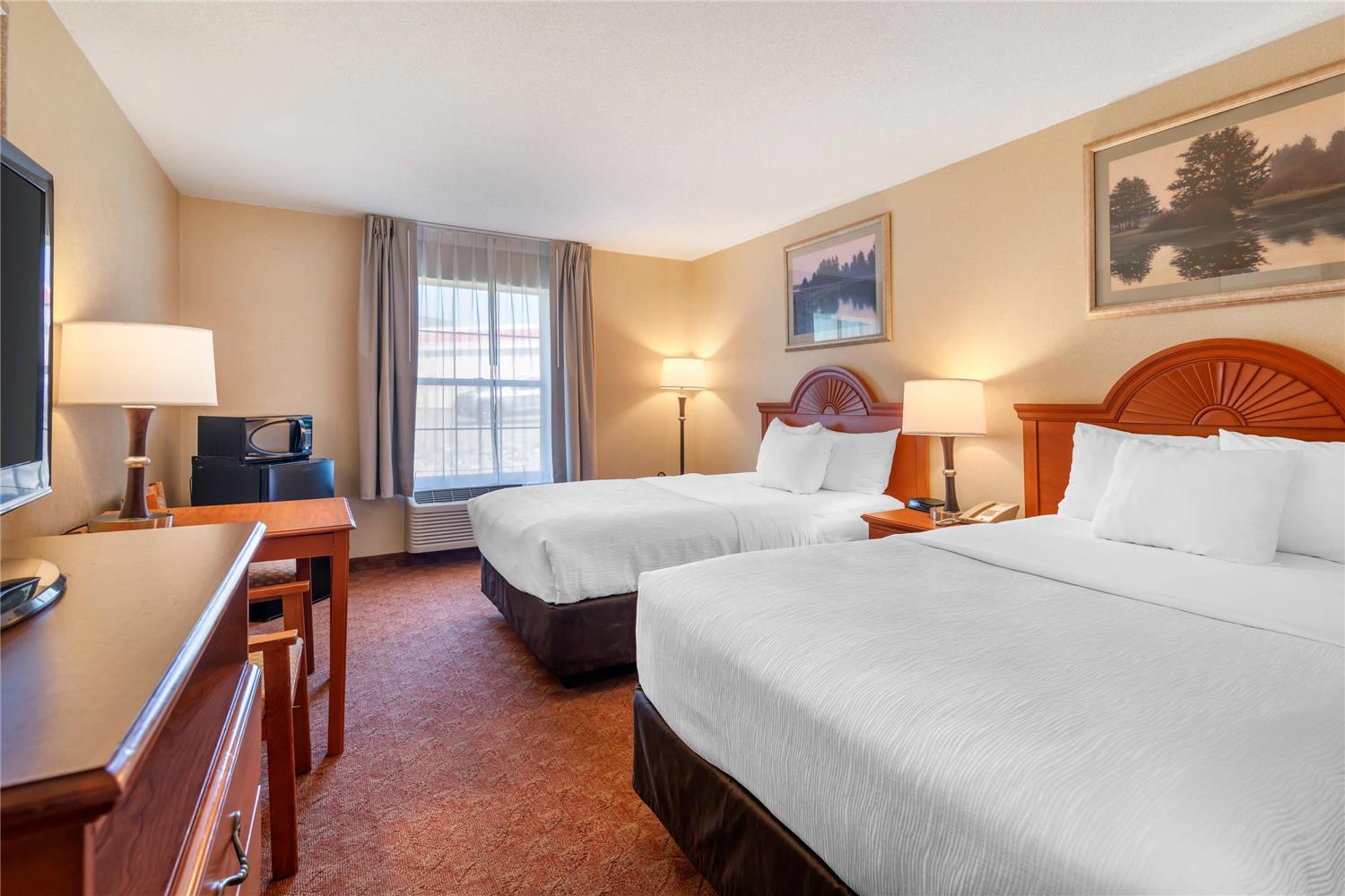 غرفة بسريرين مزدوجين، Quality Inn At Bangor Mall 2/5