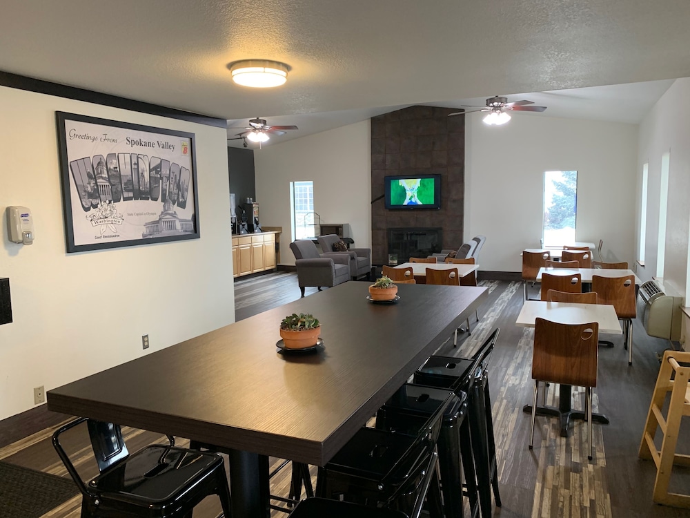 Super 8 By Wyndham Spokane Valley 27/33