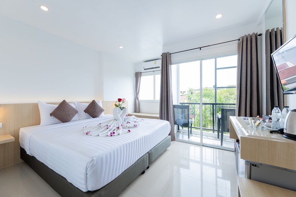 La Vista Patong Hotel 8/42