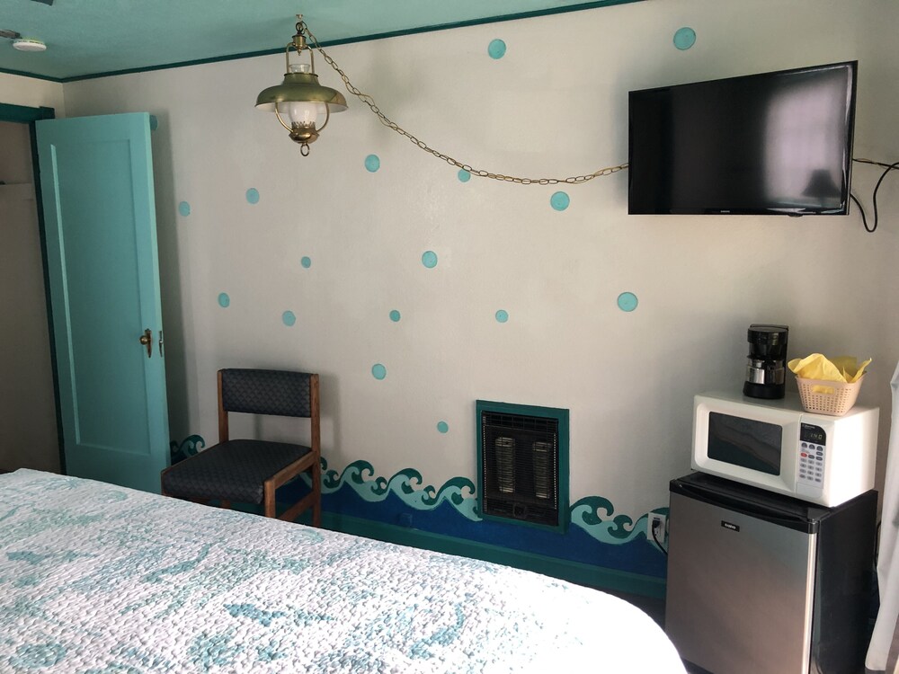 Lighthouse Inn 22/76