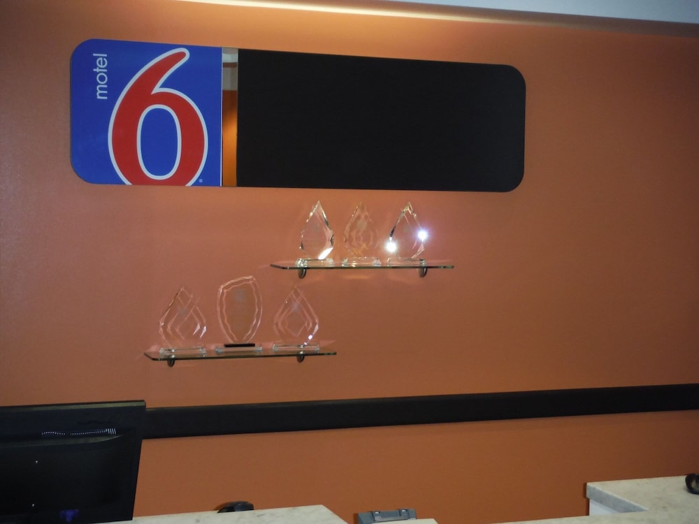 Motel6 Kingston, ON 57/62