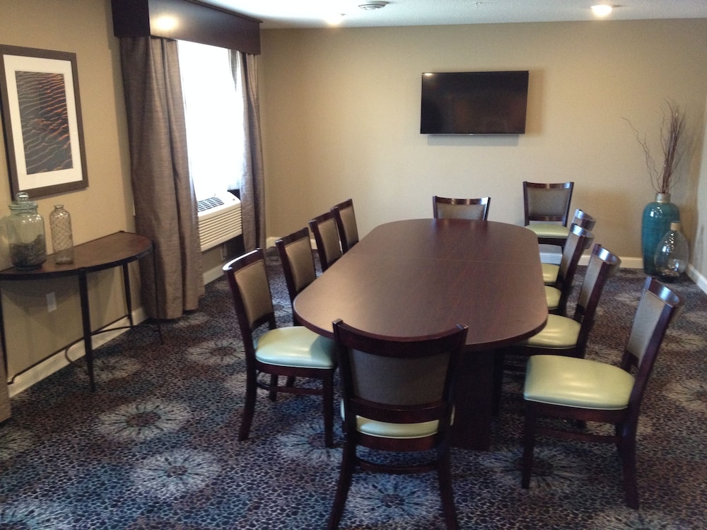 Grandstay Hotel Amp Suites 44/53