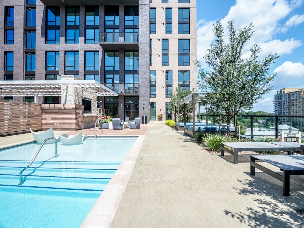 Global Luxury Suites at Reston Town Center 71/75