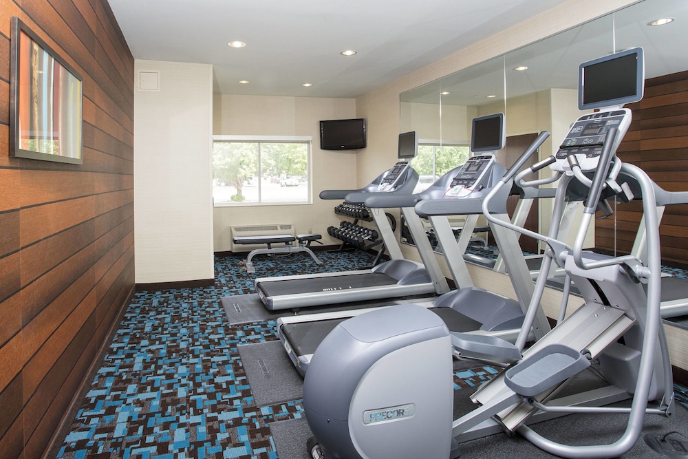 Fairfield Inn Suites Greeley 13/21