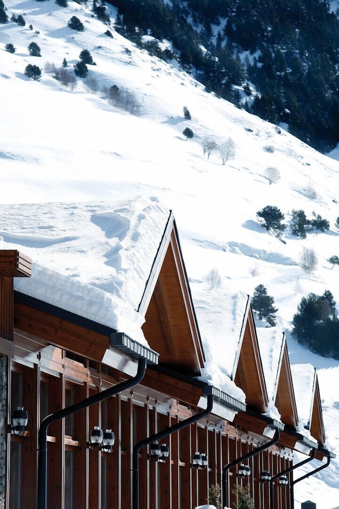 Sport Hotel Village 3/50