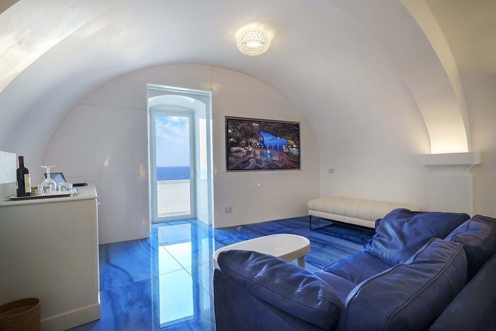 Grotta Palazzese 30/50