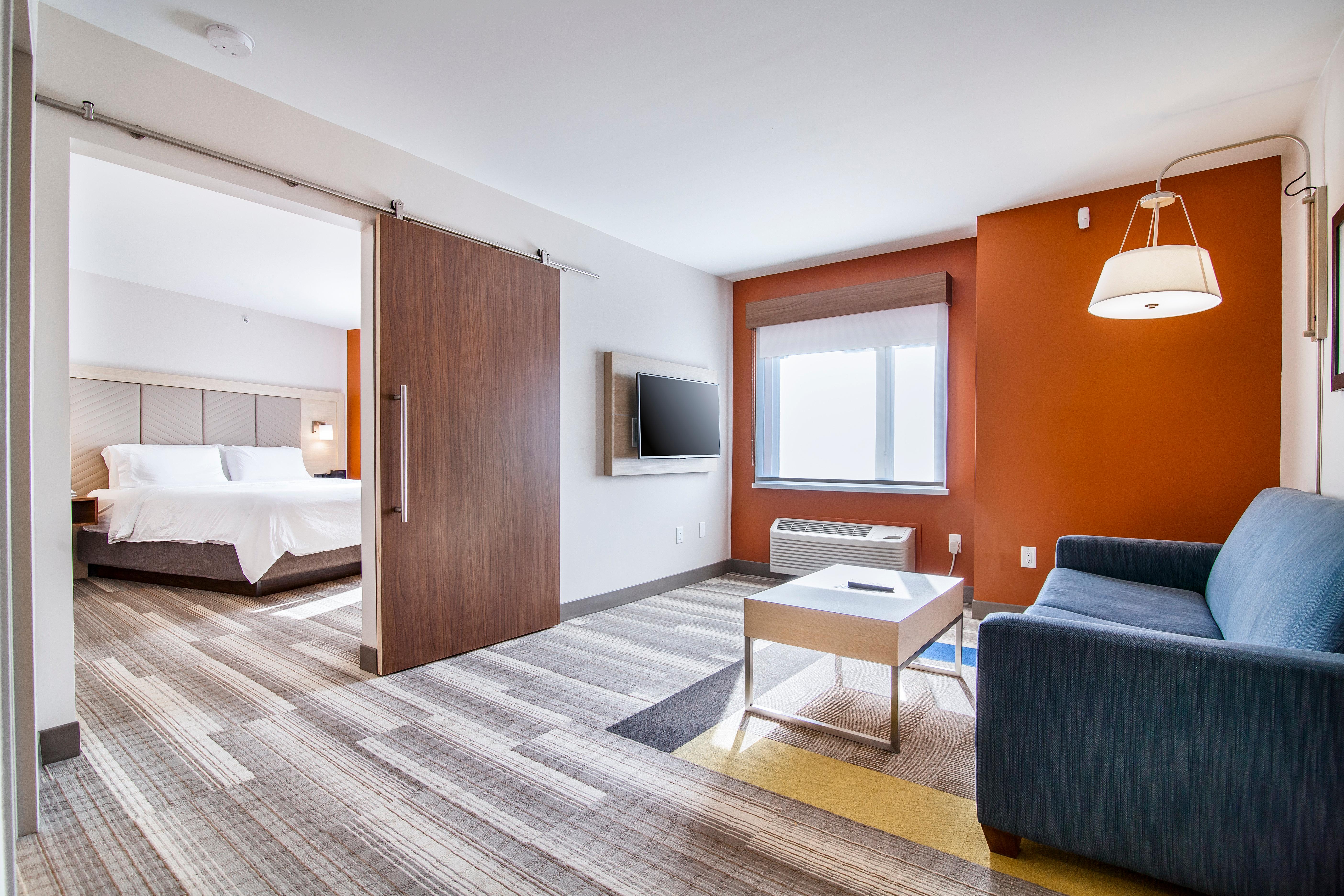 جناح بسرير كينج وسرير كوين، Holiday Inn Express Suites Langley 3/5