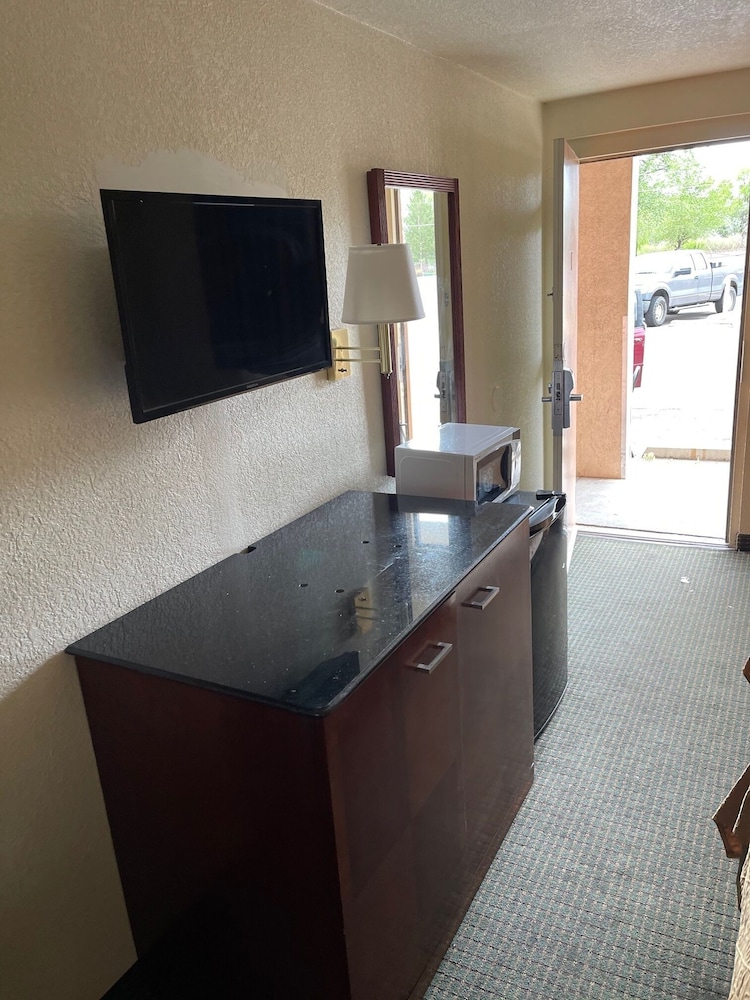Days Inn by Wyndham Farmington NM 46/59
