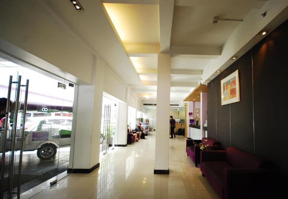 The Embassy Sathorn 35/46