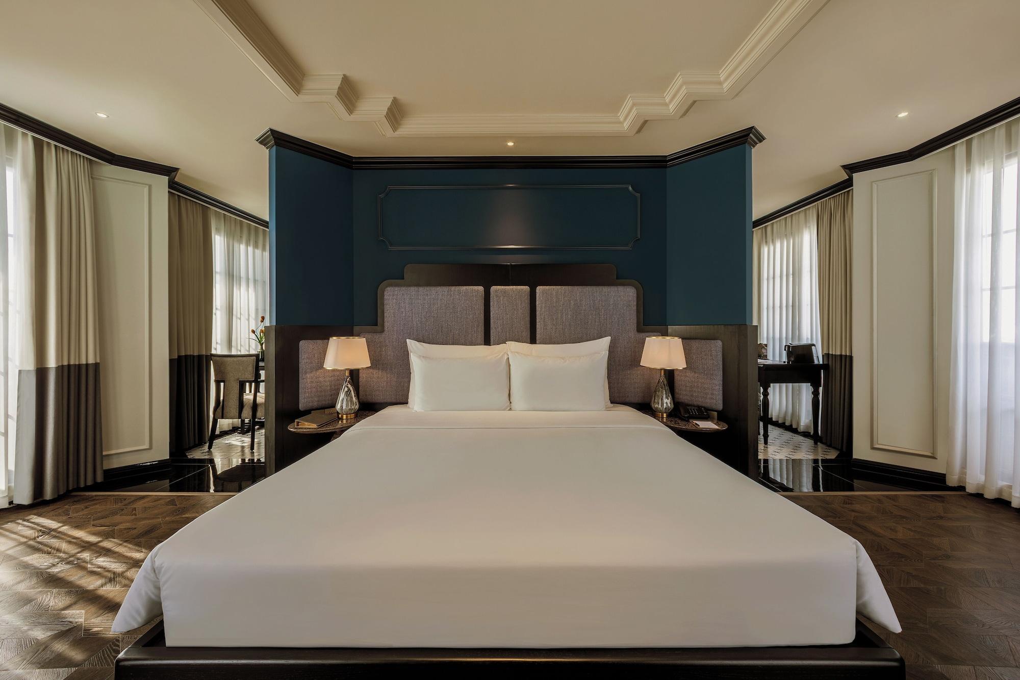 Grand, Champton, Suite, City View, Terrace