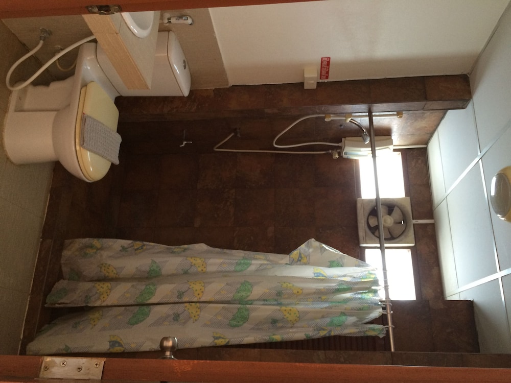 Wilai Guesthouse 50/50