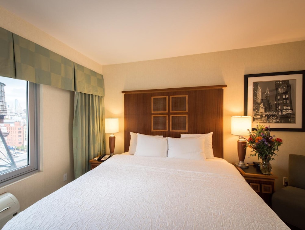Deluxe, Suite, King Bed, City View, Terrace
