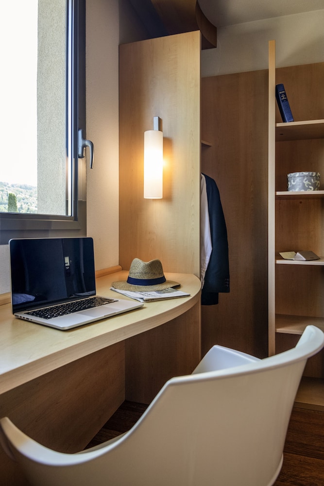Ibis Cannes Mouans Sartoux 15/18