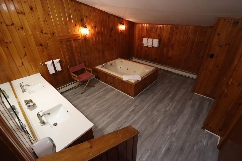 Travelodge By Wyndham Lincoln Near White Mountain 35/53