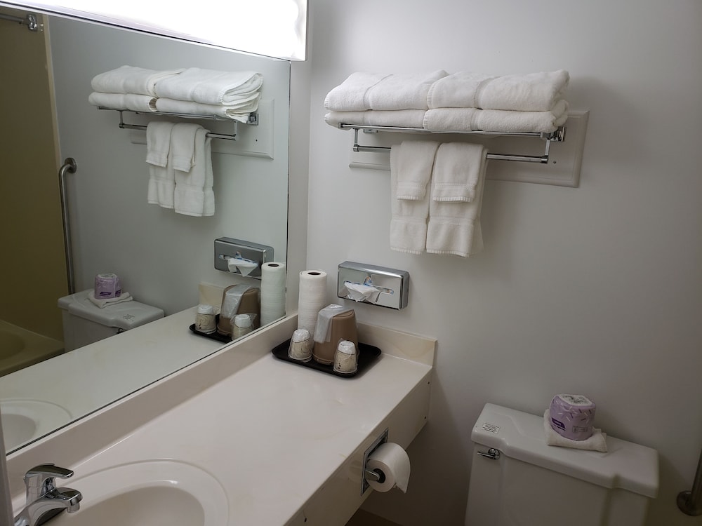 Howard Johnson by Wyndham Springerville 46/50