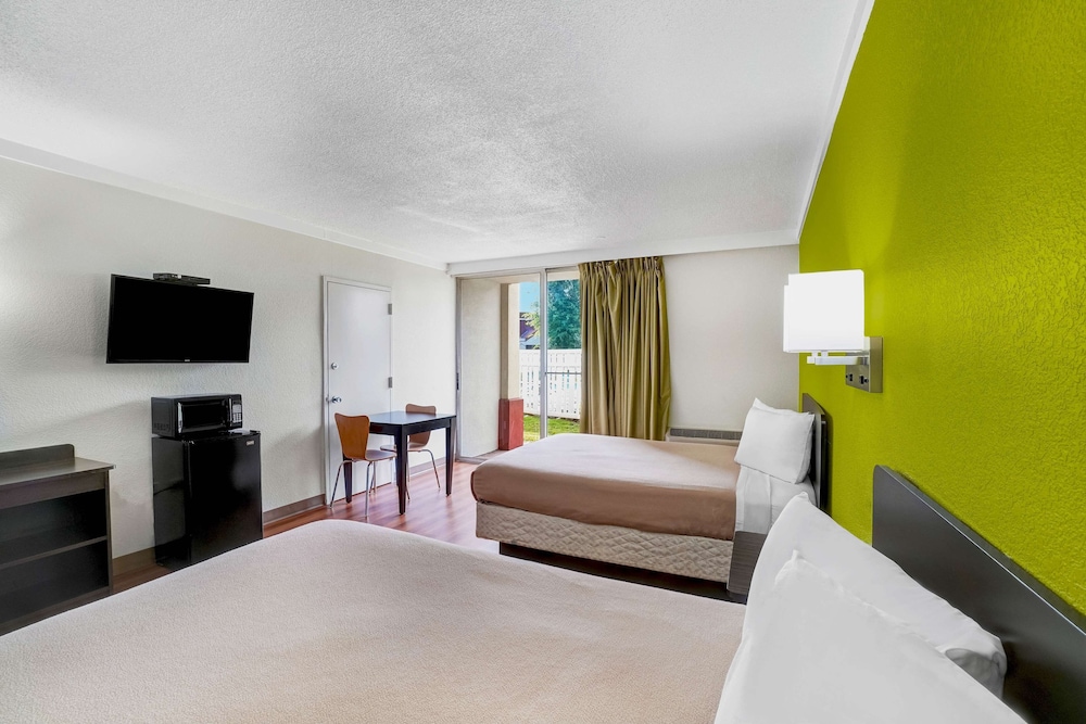 Motel6 Lawrenceville, NJ 22/40