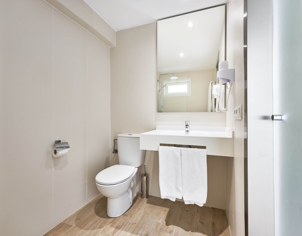 Globales Panama - Adults Only 30/32