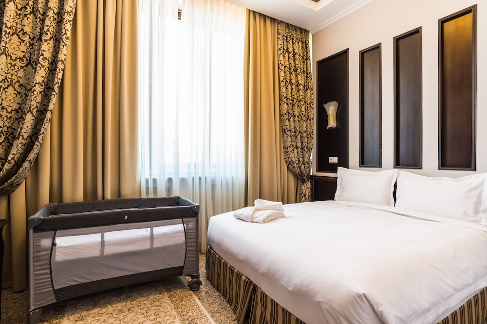 STANDARD, DOUBLE OR TWIN BED