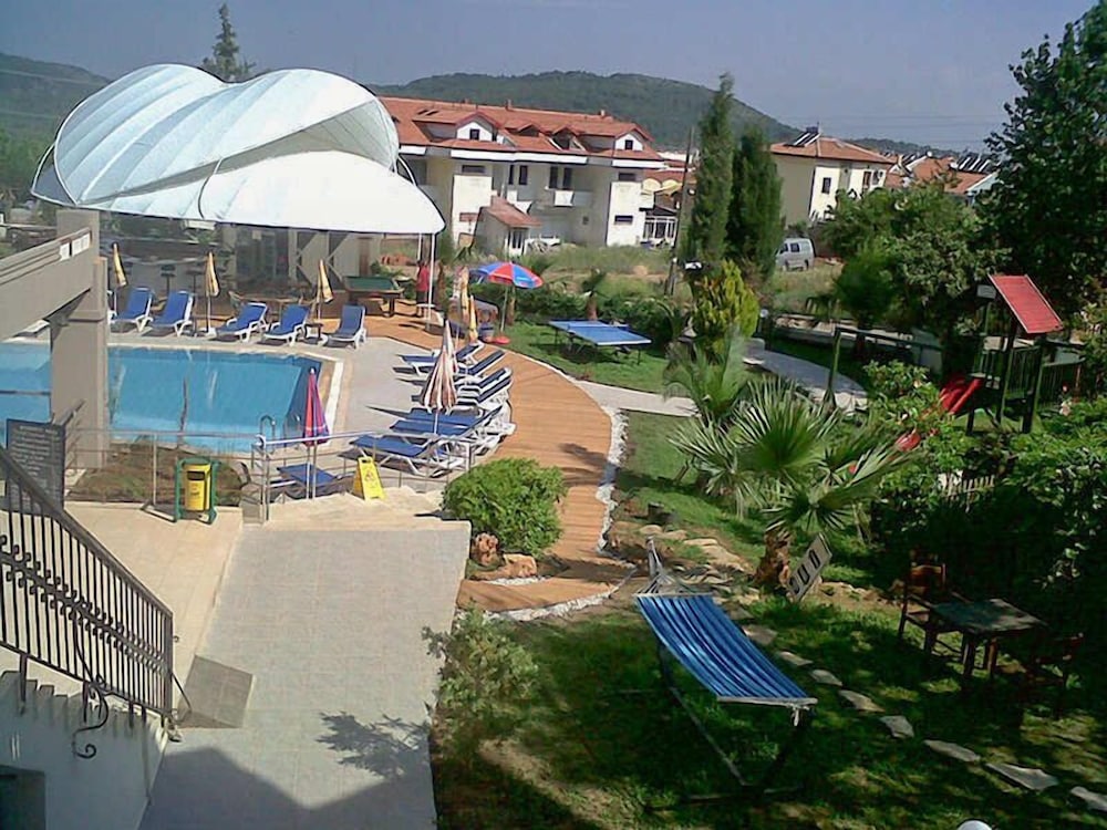 ANT APART HOTEL 33/50