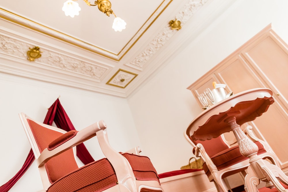 GRAND HOTEL BELLEVUE 33/50