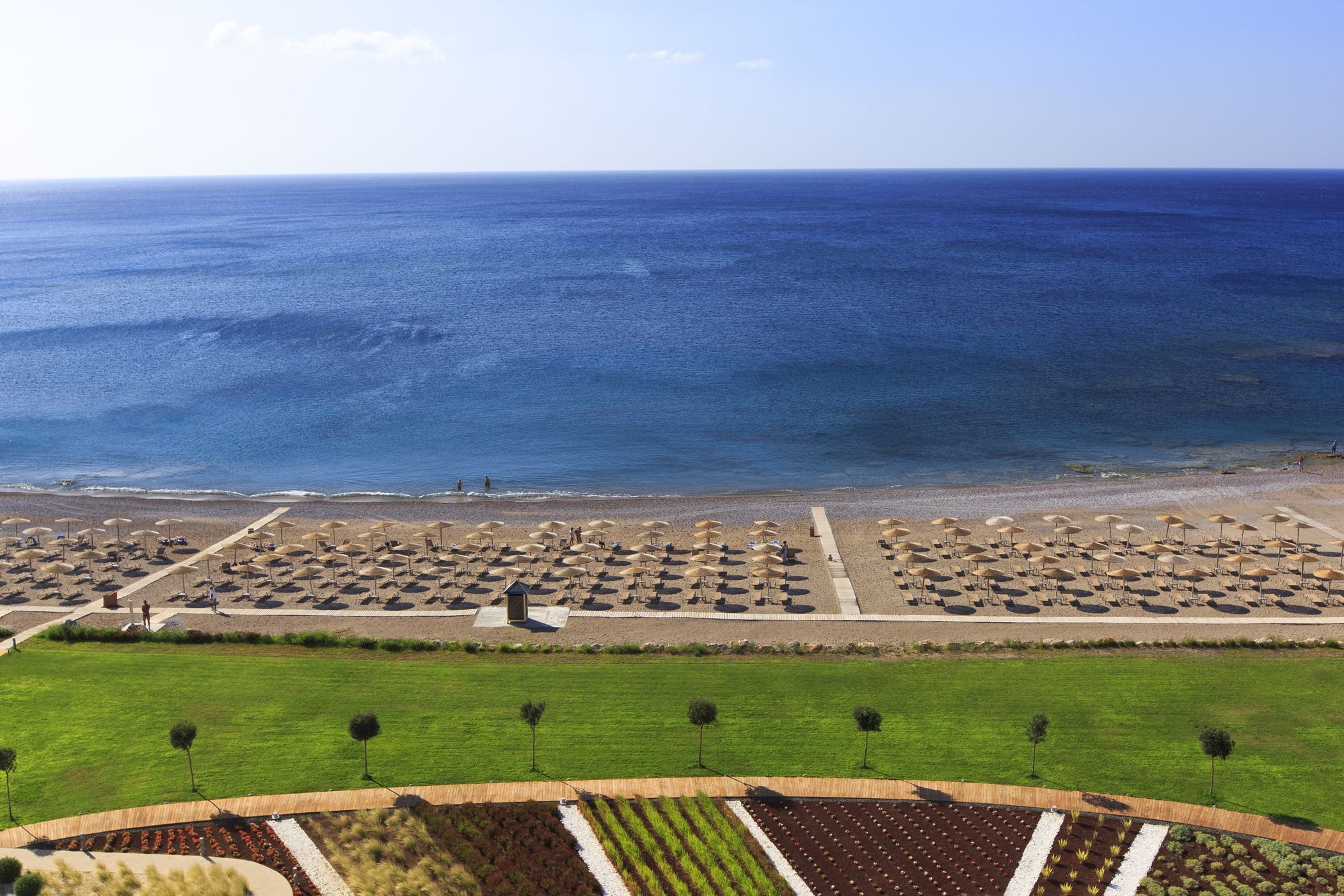 Elysium Resort and Spa 36/38