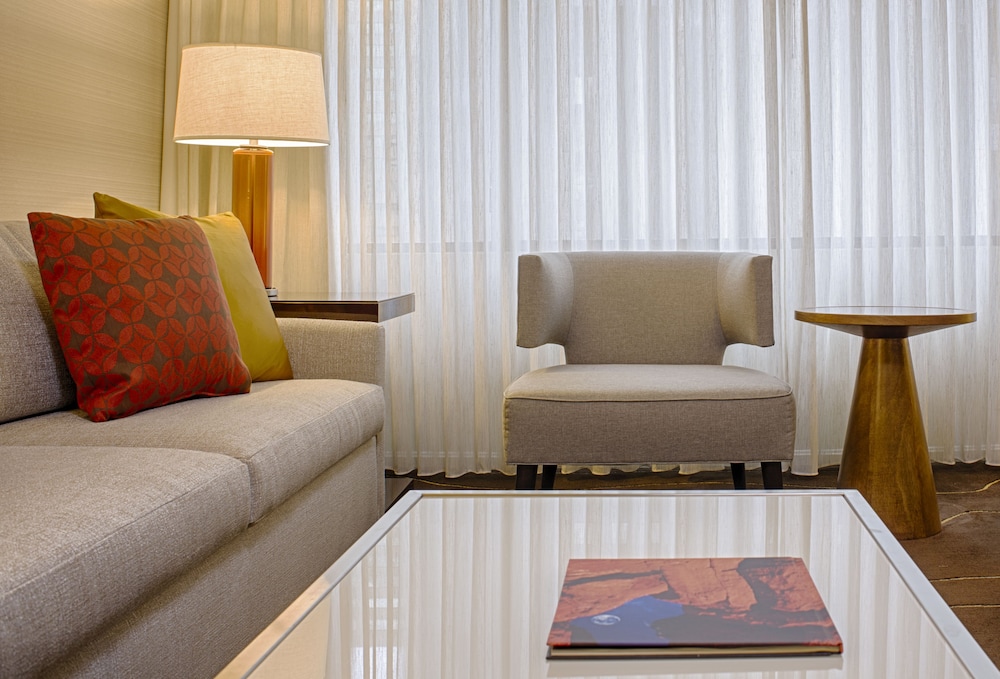 Grand Hyatt Denver 12/78