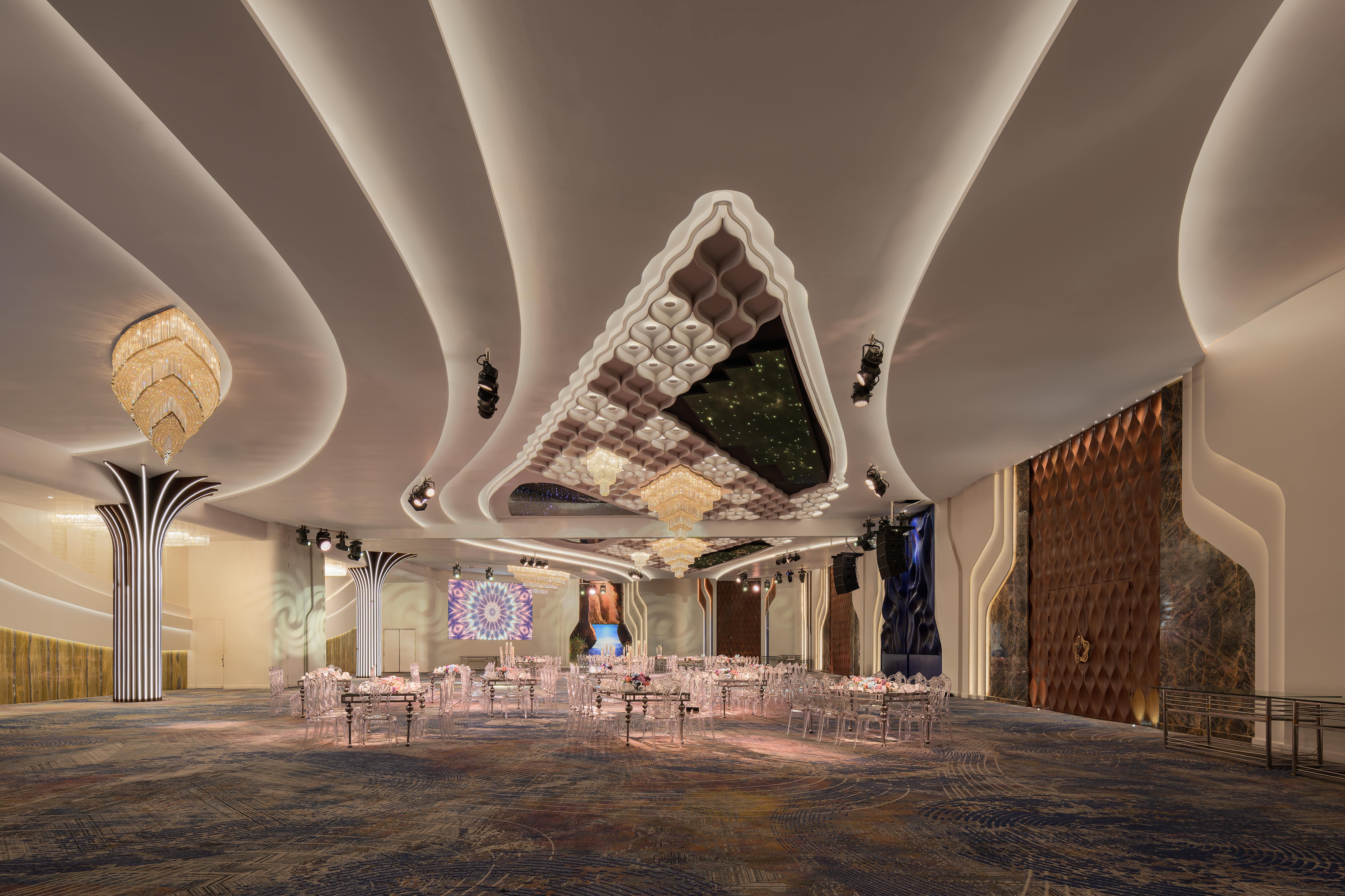 Mirage Hotel & Conference Center 7/53