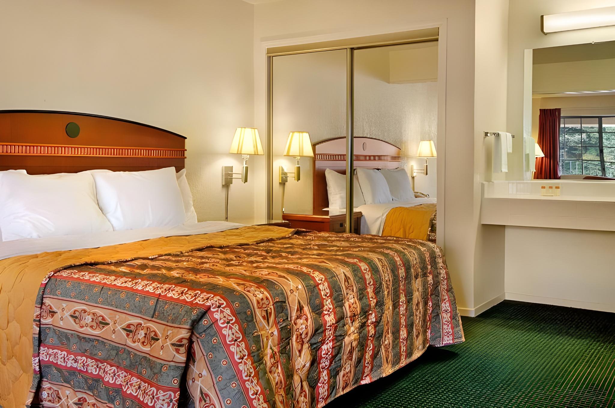 Efficiency, Standard, King Bed