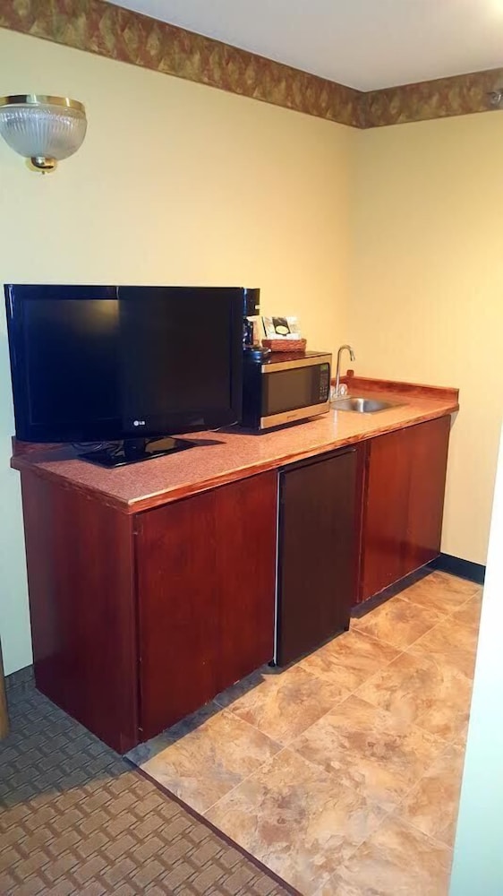 Horse Creek Inn - McCook 5/36