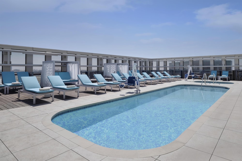 Hyatt House LAX - Century Blvd 20/50